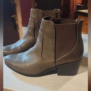 Maurices Women’s 7.5 Ankle Boot